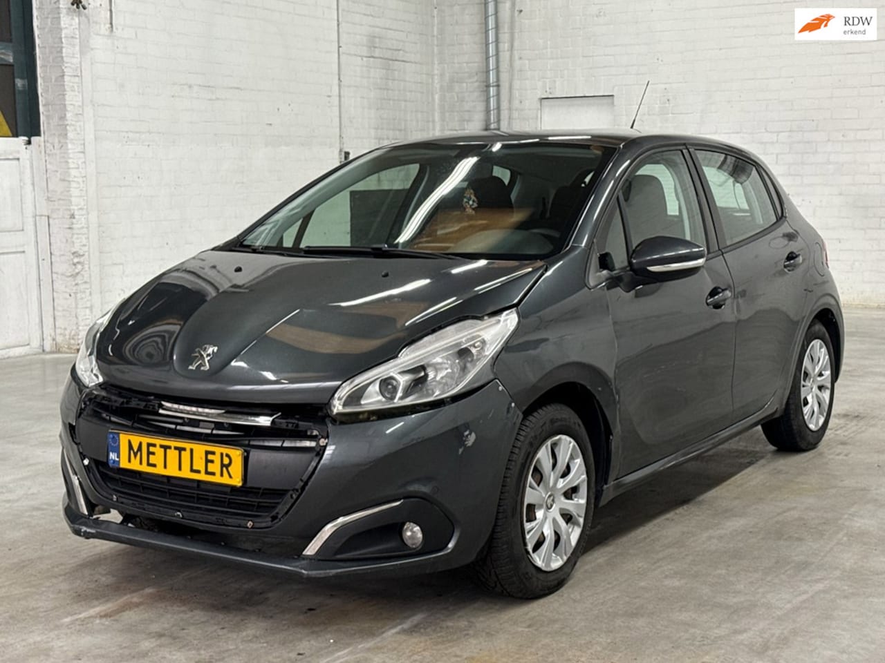 Peugeot 208 - 1.2 PureTech Active | Waterschade - AutoWereld.nl