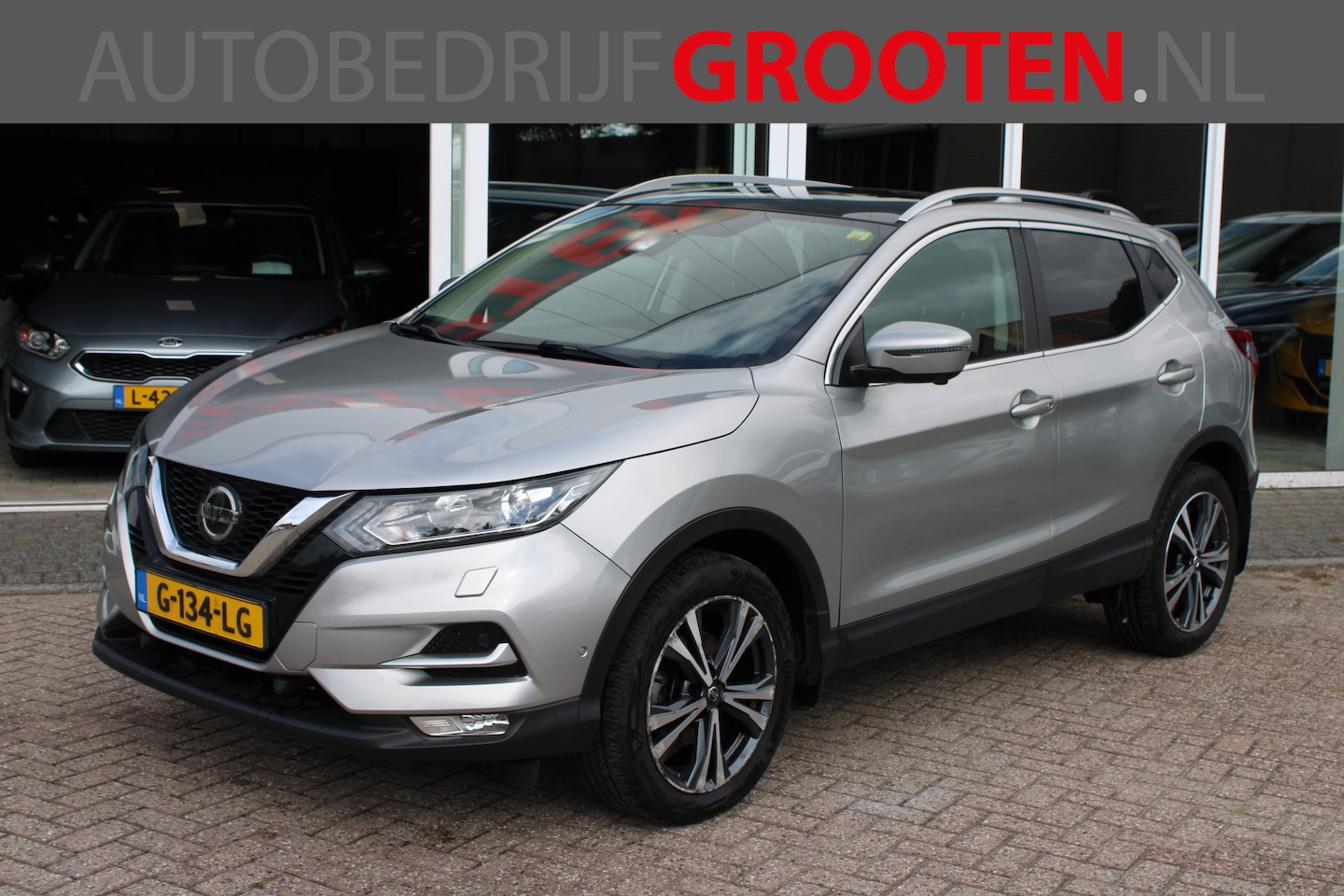 Nissan Qashqai - 1.2 N-Connecta//Pano//Ecc//Camera!! - AutoWereld.nl