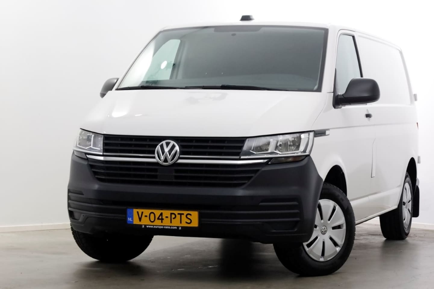 Volkswagen Transporter - T6.1 2.0 TDI 150pk L1H1 Airco/CarPlay 03-2021 - AutoWereld.nl