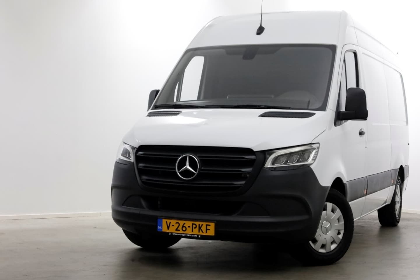 Mercedes-Benz Sprinter - 317 CDI 170pk RWD L2H2 LED/Airco/Camera 08-2021 - AutoWereld.nl