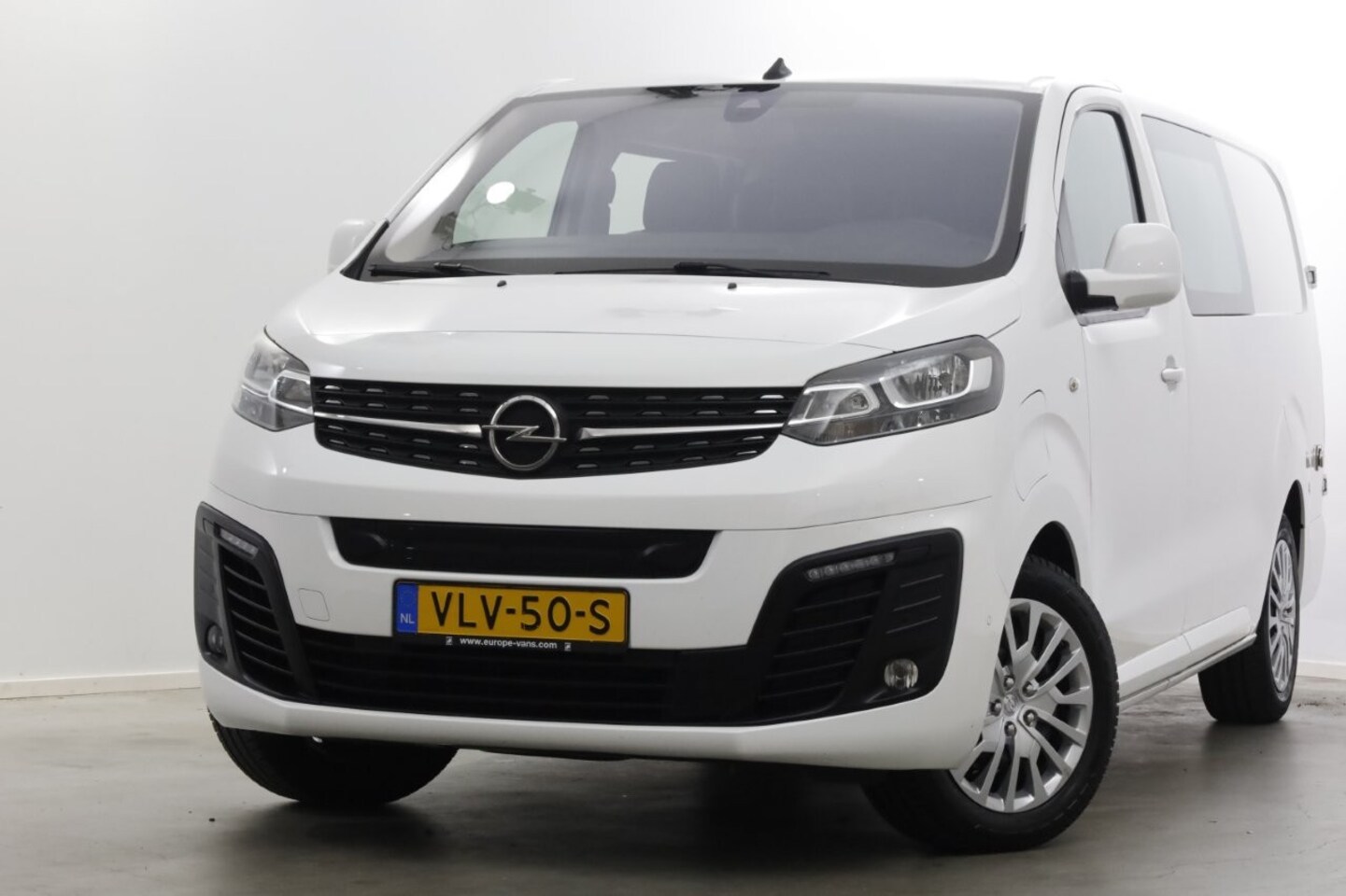 Opel Vivaro-e - Innovation Lang D.C. 100% Elektrisch SOH 87% Airco/Navi/Camera 10-2021 - AutoWereld.nl