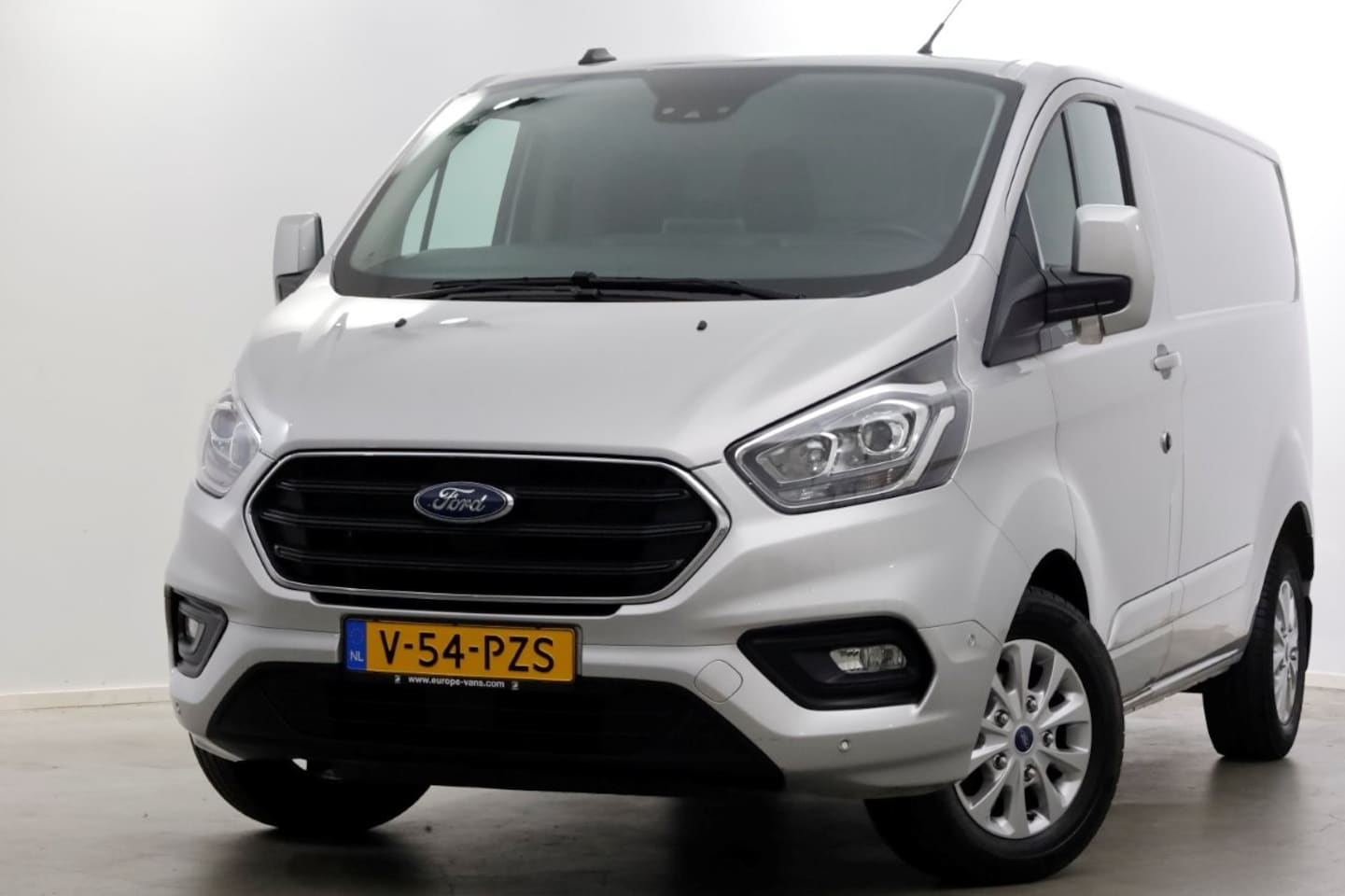Ford Transit Custom - 2.0 TDCI 130pk L1H1 Automaat Limited Airco/Navi/Camera 07-2022 - AutoWereld.nl
