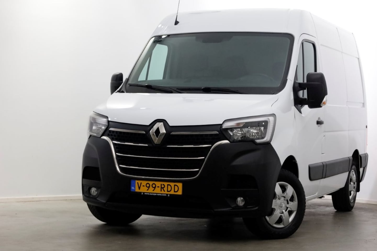 Renault Master - T33 2.3 dCi 150pk L1H2 Automaat Energy Comfort Airco/Navi/Camera 07-2022 - AutoWereld.nl