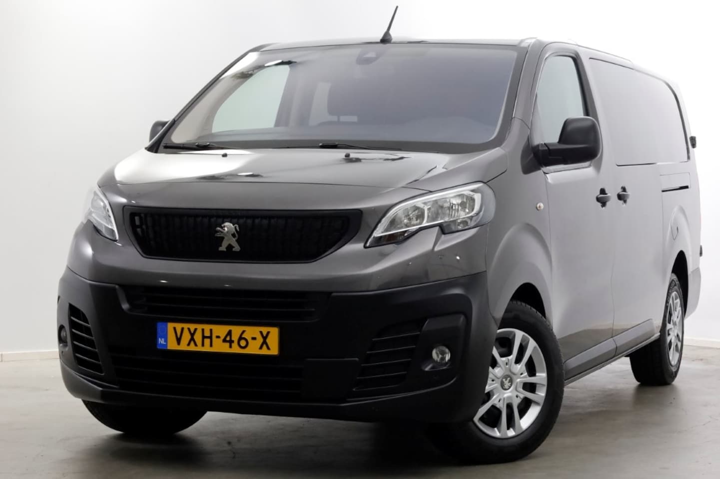 Peugeot Expert - 2.0 BlueHDI 180pk D.C. Automaat 2x Schuifdeur/Navi 07-2023 - AutoWereld.nl