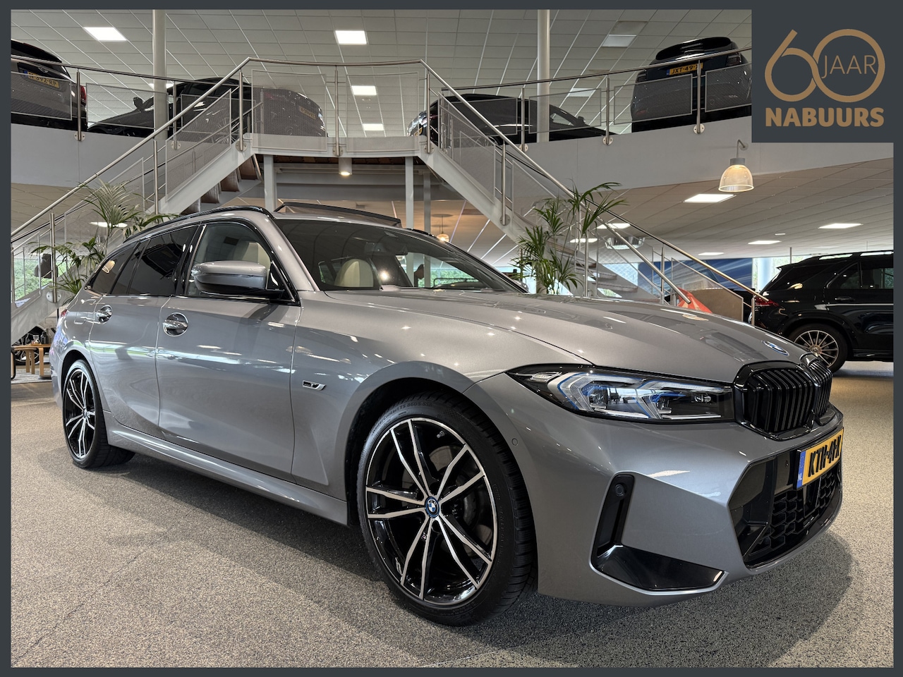 BMW 3-serie Touring - 330e M-sport, Pano, H/K, Adaptive, Dealer onderhouden - AutoWereld.nl