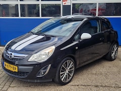 Opel Corsa - 1.4-16V Cosmo / 17 inch / Cruise control / Stoelverwarming / Stuurverwarming / Bluetooth /