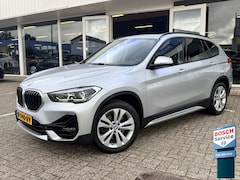 BMW X1 - xDrive20i High Executive | Afn. trekhaak | Pano | LED | Leder | Sportstoelen | Apple/Andro
