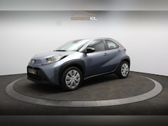 Toyota Aygo X - 1.0 VVT-i MT Play Dealeronderh. / Smartphone Integratie / DAB radio / Achteruitrijcamera /
