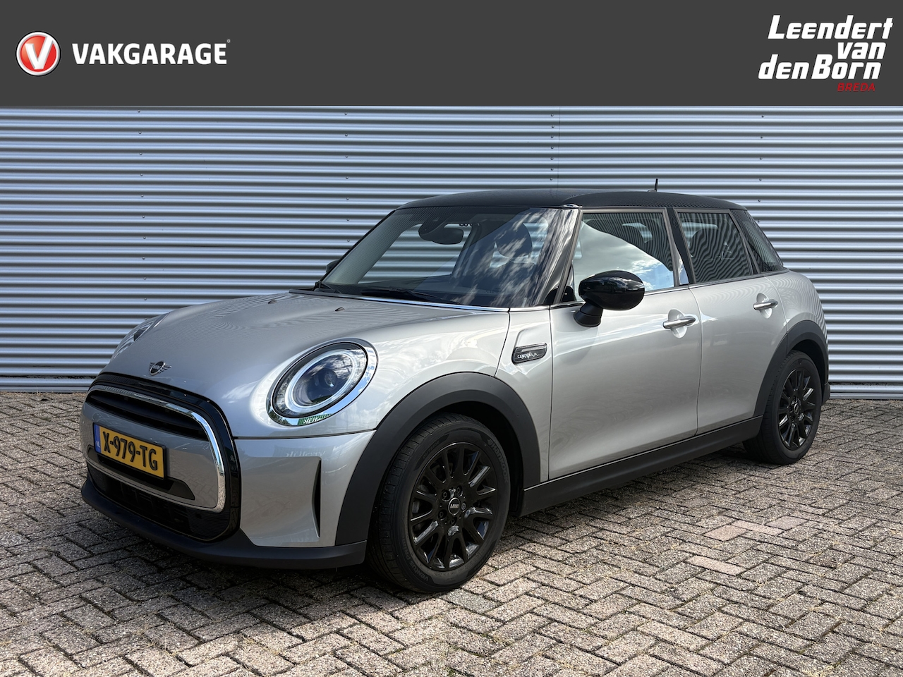 MINI 5-Deurs - 1.5 Cooper Camden Edition | Navi | Sensoren | Cruise | DAB | Apple Carplay/Android Auto - AutoWereld.nl