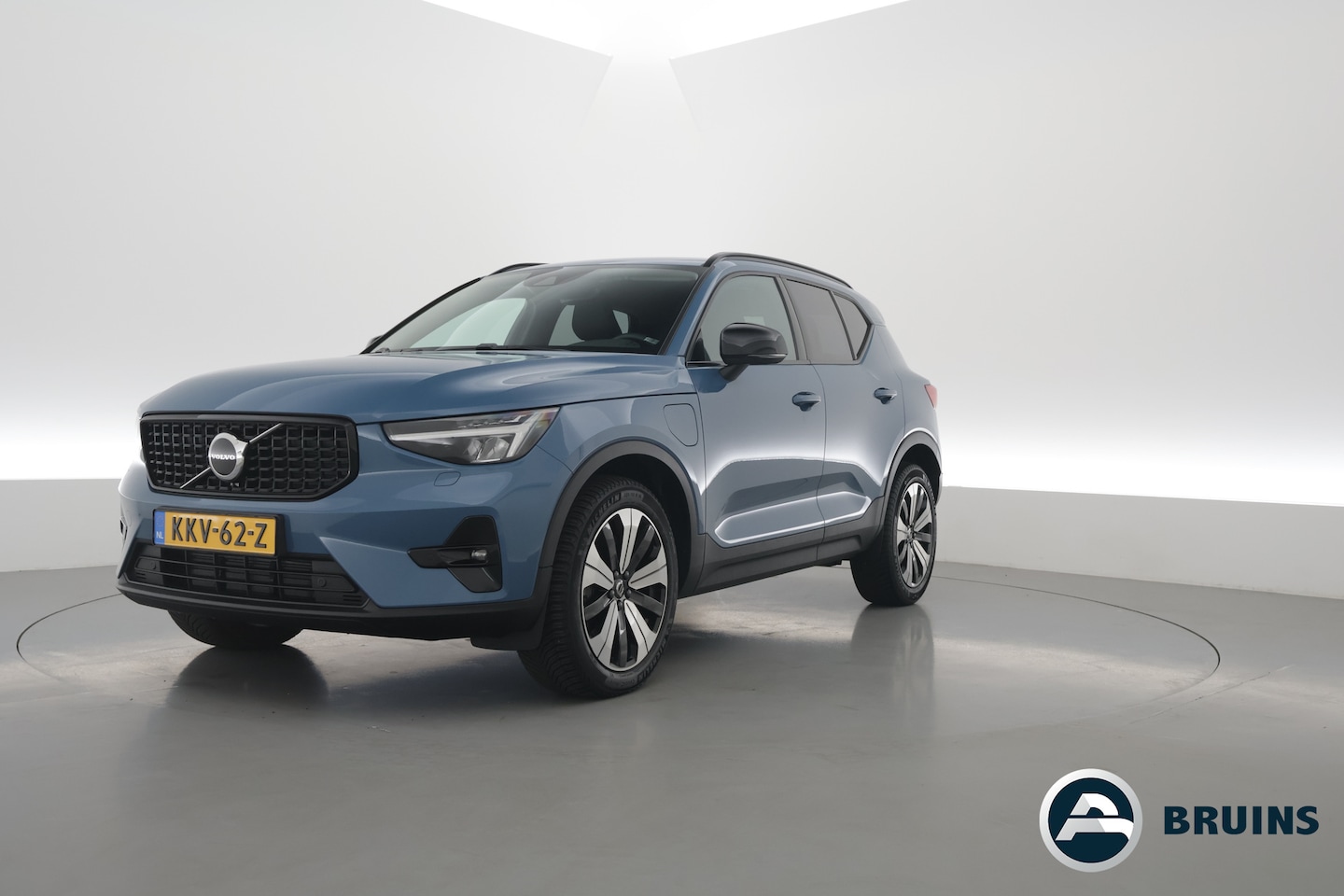 Volvo XC40 - 1.5 T5 Plug-in hybrid Plus Dark | Leer | ACC | Blis (dodehoek) | Harman & Kardon | Stoel + - AutoWereld.nl