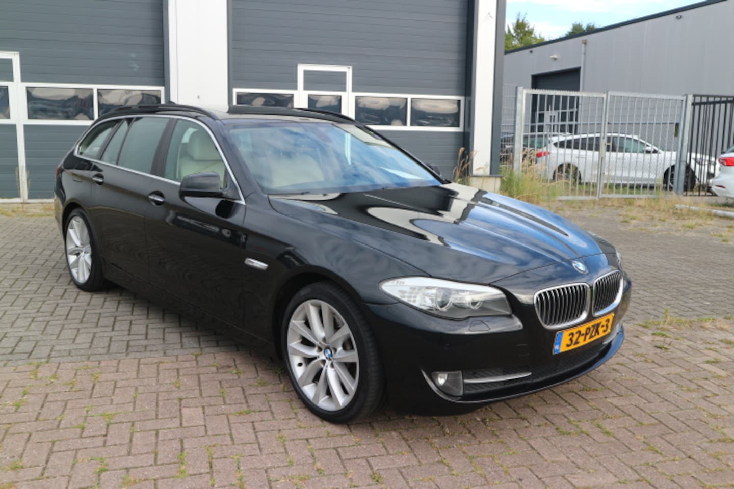 BMW 5-serie Touring - 528i High Executive 528i High Executive - AutoWereld.nl