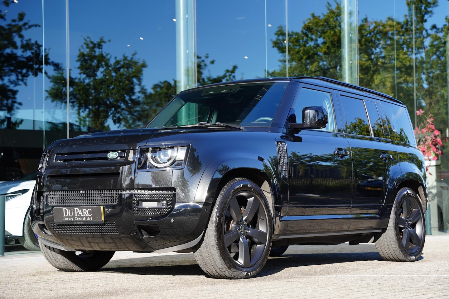 Land Rover Defender 110 - P400 E X-Dynamic HSE / NL-Auto / 22 Inch - AutoWereld.nl