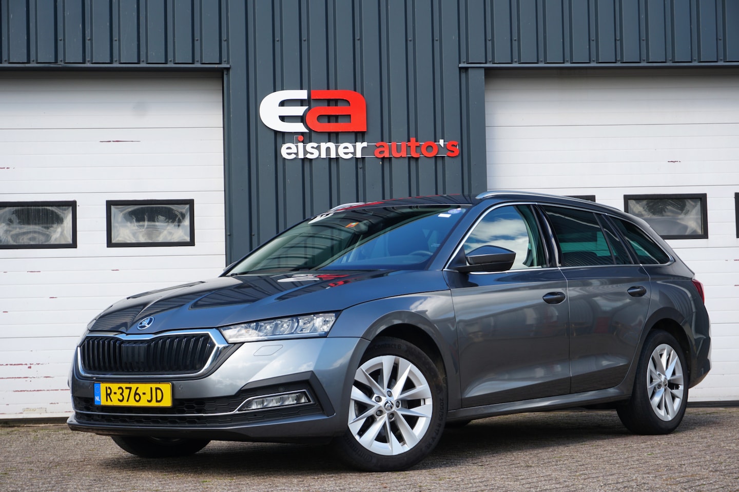 Skoda Octavia Combi - 1.0 TSI Edition Plus | TREKHAAK | ELEKTR. STOELEN | STOELVERW. | - AutoWereld.nl