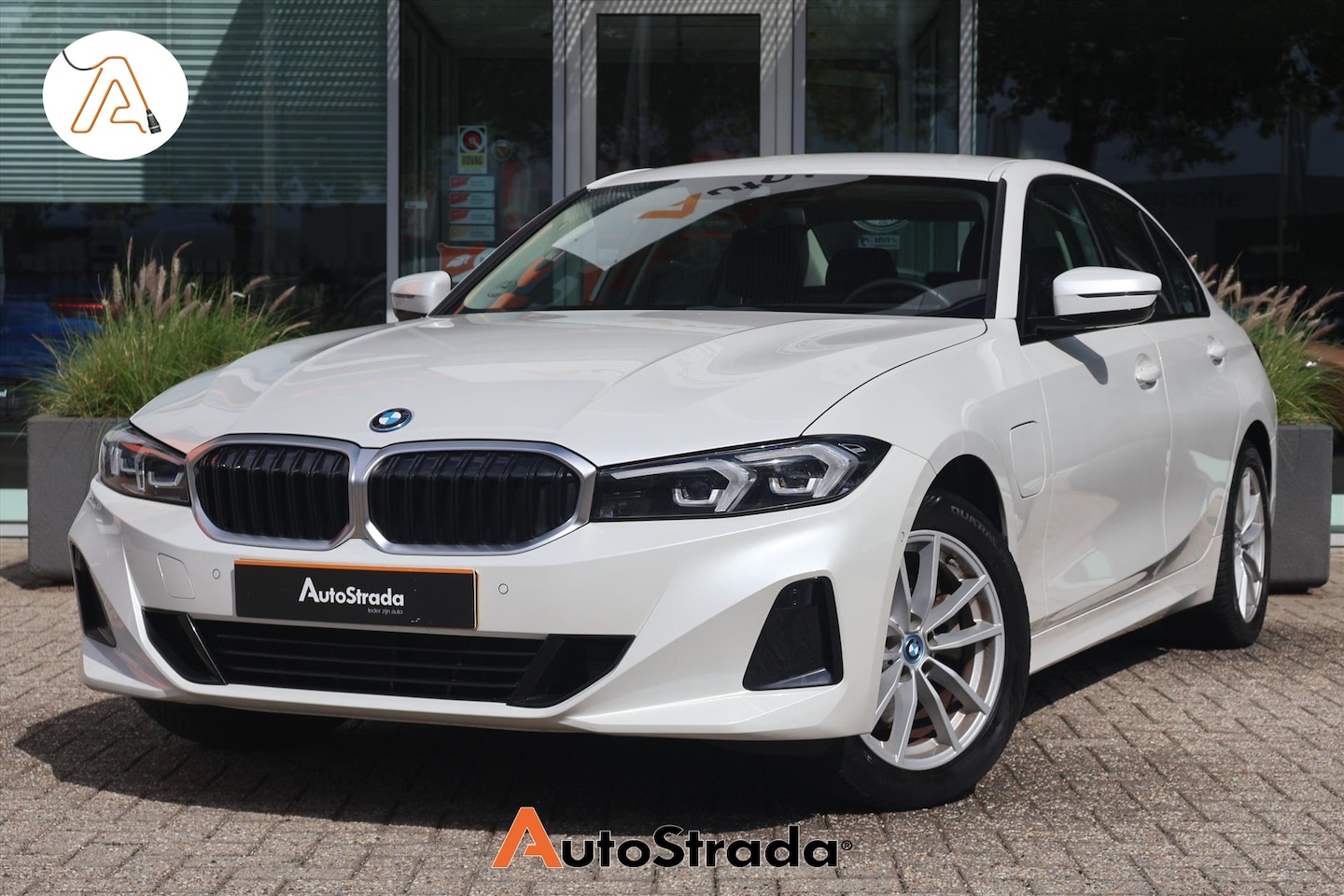 BMW 3-serie - (g20) 320e High Executive 204pk | Curved Display I Leder | Camera I Climate I Carplay I DA - AutoWereld.nl