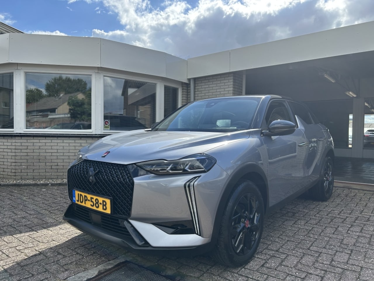 DS 3 - 1.2 130PK Perform. Line AUTOMAAT - AutoWereld.nl
