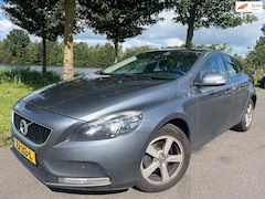 Volvo V40 - 2.0 D2 Momentum | Clima | Cruise | Navi | Trekhaak | APK april 2027