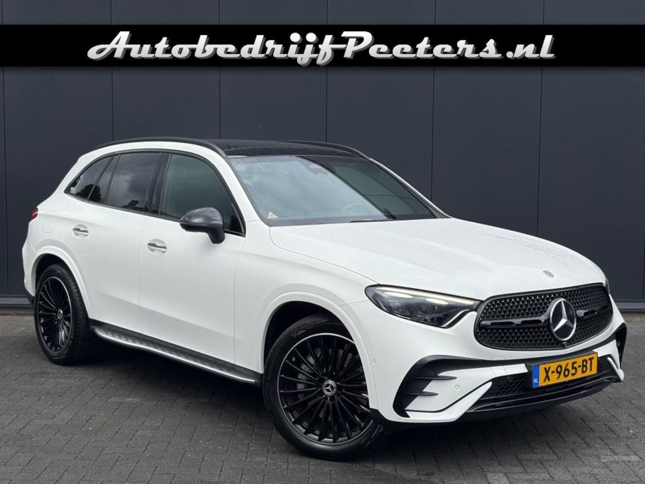Mercedes-Benz GLC-klasse - GLC 200 AMG Night Pano ACC Camera Digital Light Memory Sfeerlicht e.Trekhaak - AutoWereld.nl