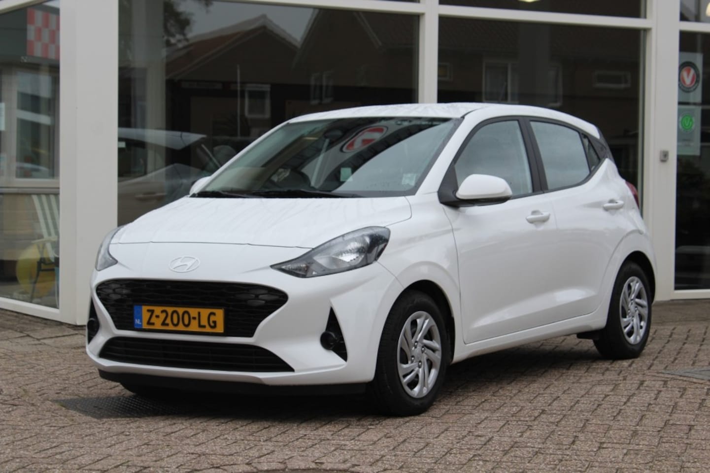 Hyundai i10 - 1.0 Comfort  Airco  Apple Carplay/Android Auto  Autonomous Emergency Braking - AutoWereld.nl
