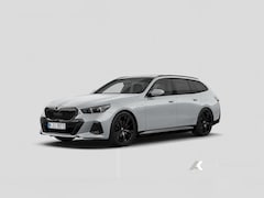 BMW 5-serie Touring - 530e xDrive M Sport Pro | Panorama | Driving Ass. + | 360 Camera | Harman/Kardon | Trekhaa