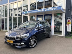 BMW 2-serie Active Tourer - 218i High Executive I Navigatie I Camera I Trekhaak I HUD I LED