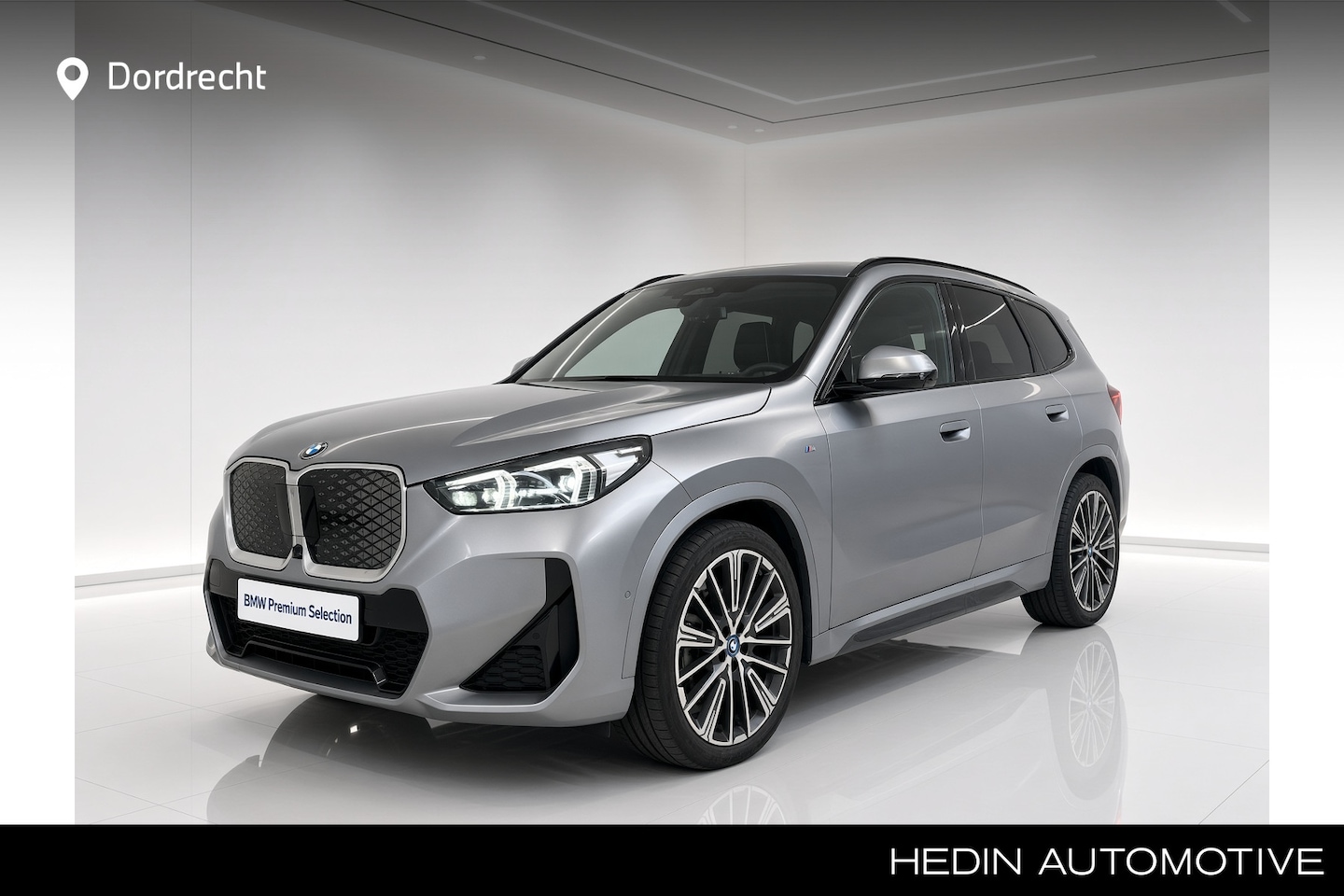 BMW iX1 - eDrive20 67 kWh M-Sport | Panorama | 20" | Massage | Head-Up | Stoelverwarming - AutoWereld.nl