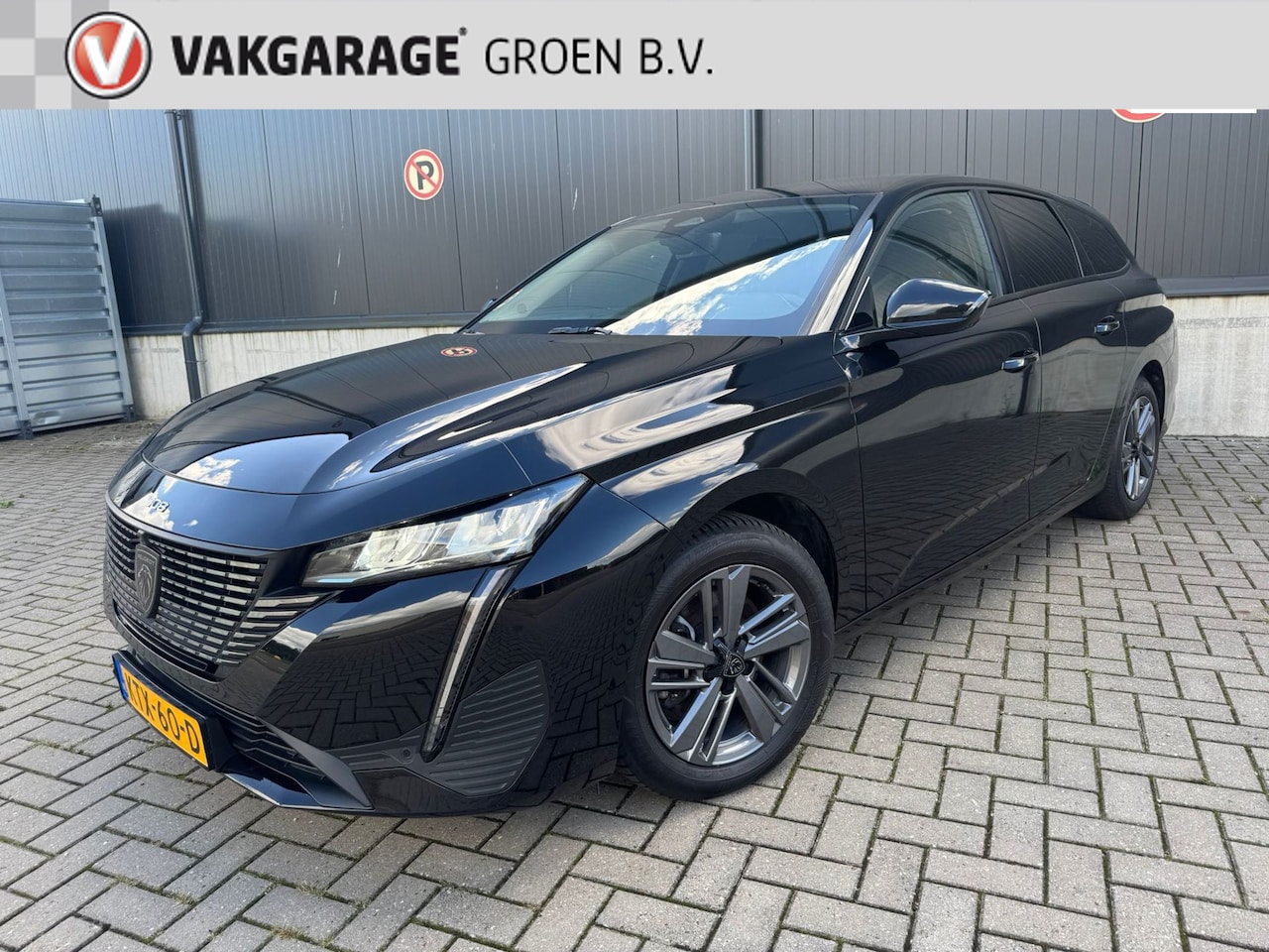 Peugeot 308 SW - 1.2 PureTech Allure Pack Business / camera / navi / ad. cruise / voorruitverwarming ! - AutoWereld.nl