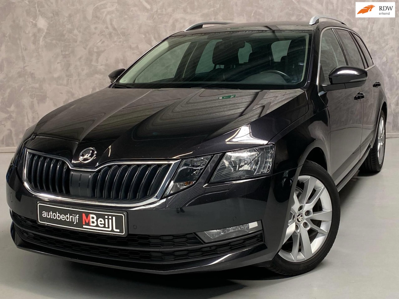 Skoda Octavia Combi - 1.5 TSI Greentech Style /Stoelverwarming /Trekhaak /Parkeersensoren - AutoWereld.nl