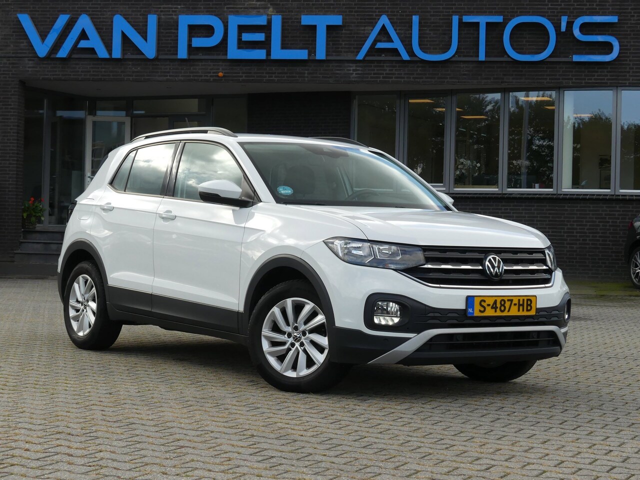 Volkswagen T-Cross - 1.0 TSI Life / Camera / PDC / Navigatie / Apple Carplay/Android Auto - AutoWereld.nl