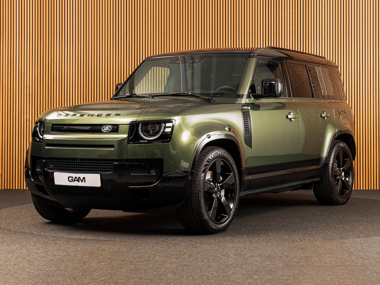 Land Rover Defender 110 - 2.0 P300e 110 X-Dynamic HSE MY26 | PANO | HUD | 22" | MERIDIAN - AutoWereld.nl