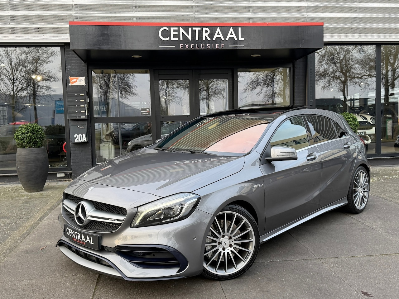 Mercedes-Benz A-klasse - 45 AMG 4MATIC Pano|Armytrix|Camera|Leder|Navi|381PK|Cruise Control - AutoWereld.nl