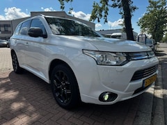 Mitsubishi Outlander - 2.0 PHEV Instyle 4x4 Automaat Airco/ECC, Navi, Camera, Leder Zeer Nette Auto