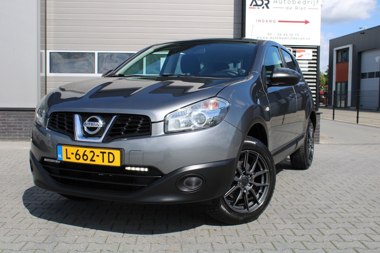 Nissan Qashqai - 1.6 ACENTA/17''LM VELGEN|PDC ACHTER|AIRCO\TREKHAAK|WEINIG KM - AutoWereld.nl