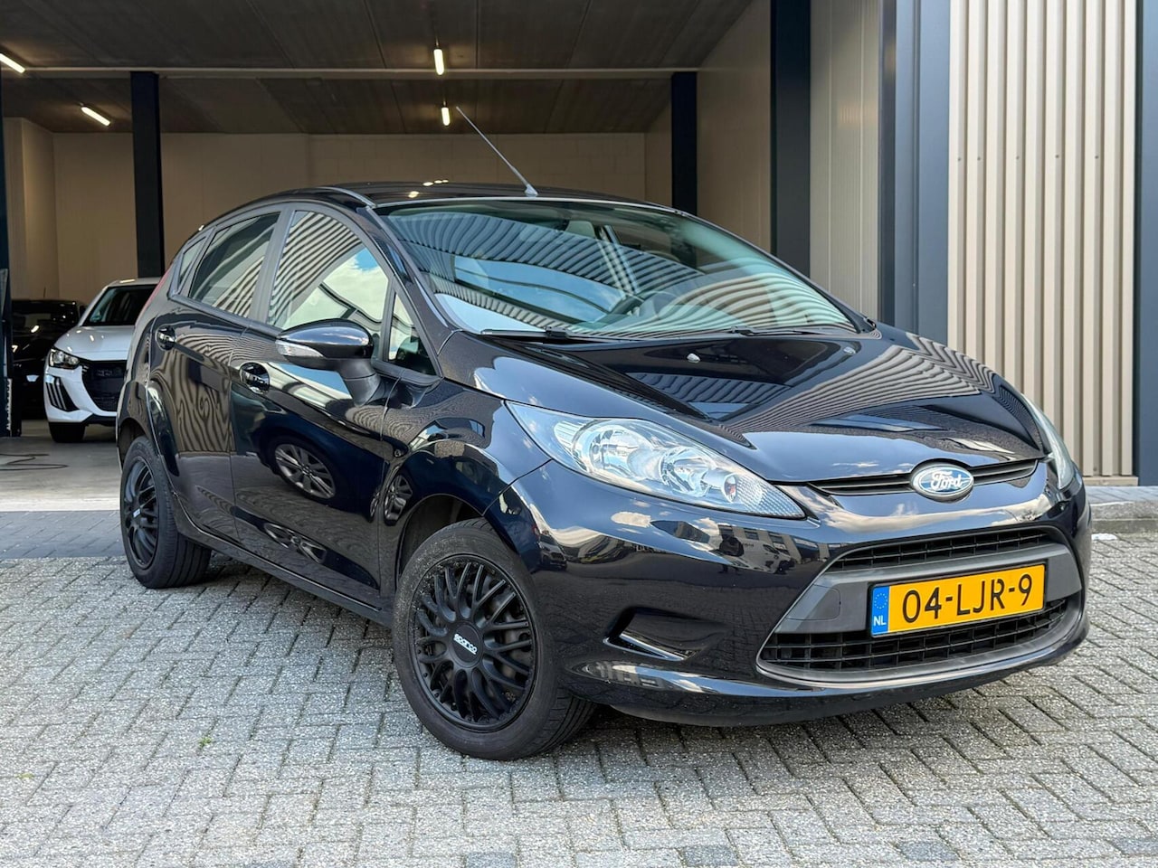 Ford Fiesta - 1.25 Limited 5-drs Nieuwe APK Airco NAP - AutoWereld.nl