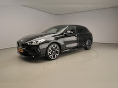 BMW 1-serie - 5-deurs 120 | M-Sportpakket | LED | Navigatie | Sportstoelen | Stoelverwarming | DAB | Alu