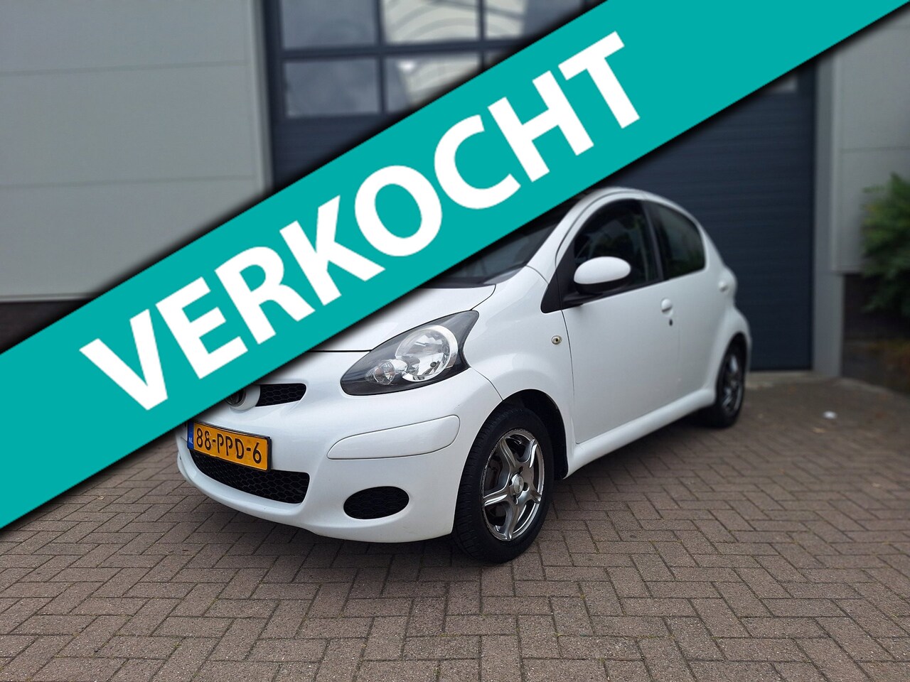 Toyota Aygo - | 1.0-12V Comfort Navigator | Navigatie | Elektrische ramen | - AutoWereld.nl
