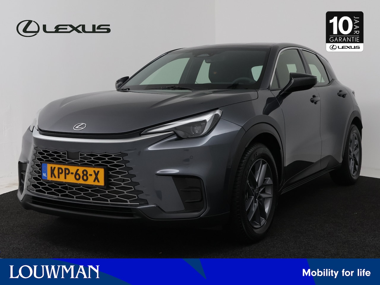 Lexus LBX - 1.5 Hybrid Business Line | Navigatie | PDC | Leenauto even wachten met adverteren - AutoWereld.nl
