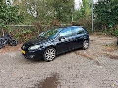 Volkswagen Golf - 1.4 TSI Highline 92kw Alcantara Climate PDC