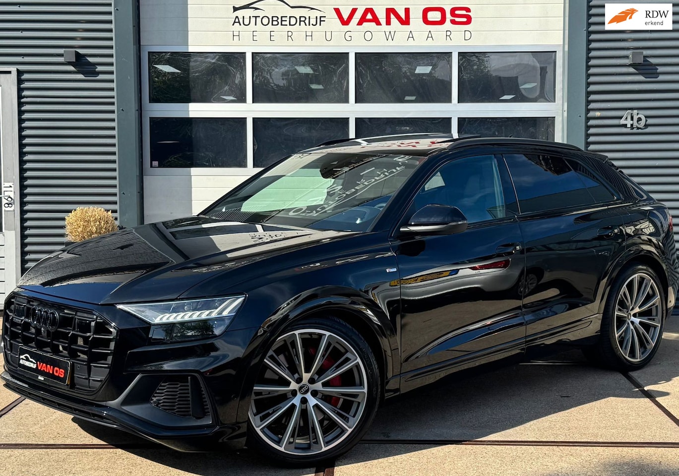 Audi Q8 - 60 TFSI e quattro Competition lS line PanolRS seatlHuDlB&Ol360c 3d l Massagestoelen l BOMV - AutoWereld.nl
