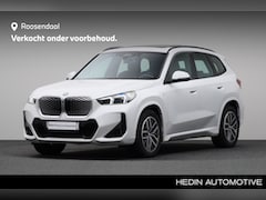 BMW iX1 - eDrive20 67 kWh M-Sport | Panoramadak | Trekhaak | Stoelverwarming | Stuurverwarming |