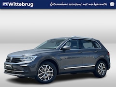 Volkswagen Tiguan - 1.4 TSI eHybrid Life / Zwenkbare Trekhaak / Parkeersensoren V+A / Dodehoek Sensor / Stuur