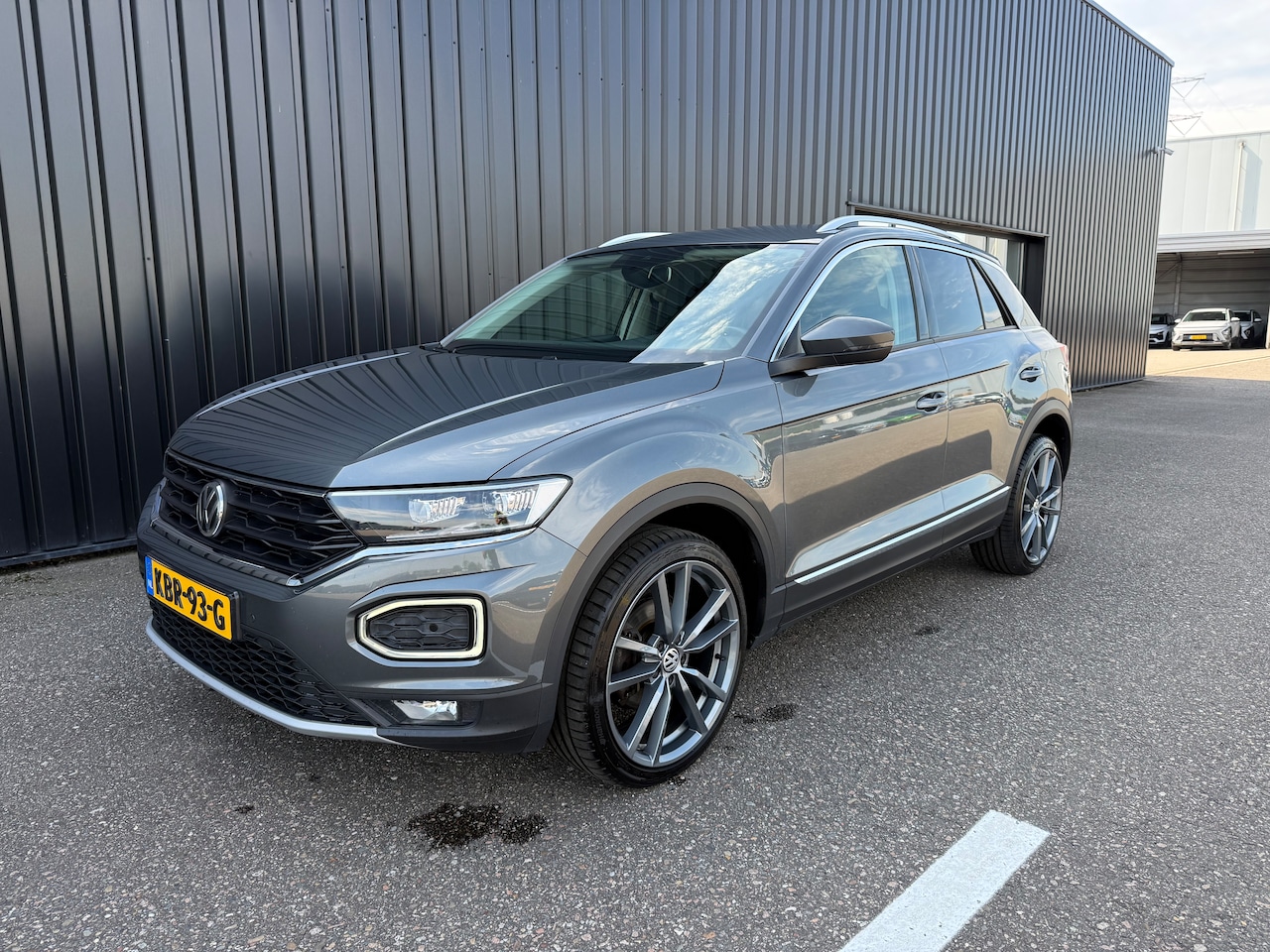Volkswagen T-Roc - 1.5 TSI Sport VW T-Roc 1.5 TSI 150pk SPORT | Standkachel| CarPlay| LED| 19“| ECC | Camera - AutoWereld.nl