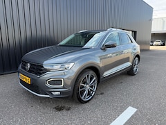 Volkswagen T-Roc - 1.5 TSI Sport 150pk SPORT | Standkachel| CarPlay| LED| 19“ + nwe banden|  ECC | Camera | Pdc v+a |