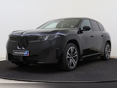 BMW iX3 - 40 eDrive / Panoramadak / Trekhaak / M Sportstoelen / 3D Head-Up / Adaptieve LED / Stoelve