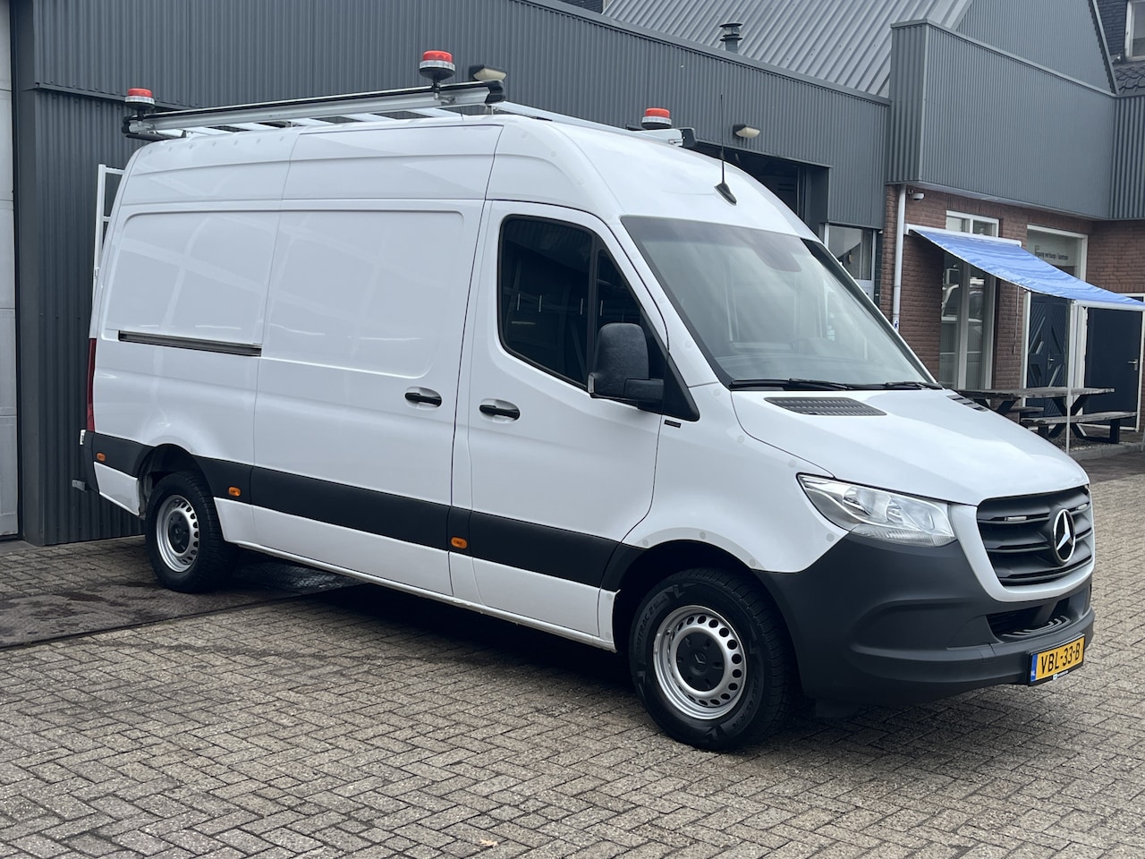 Mercedes-Benz Sprinter - 316 2.2 CDI L2H2 Kastinrichting 3-Persoons Trekhaak 3500kg trekgewicht Imperiaal Airco Tel - AutoWereld.nl