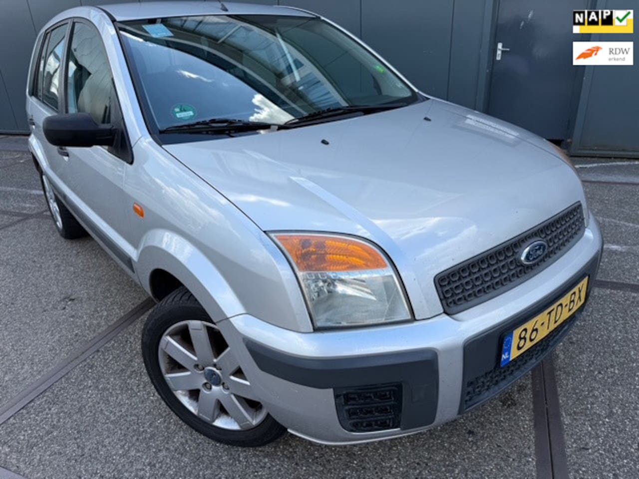 Ford Fusion - 1.4-16V Comfort | NAP | Airco | NW D-RIEM | - AutoWereld.nl