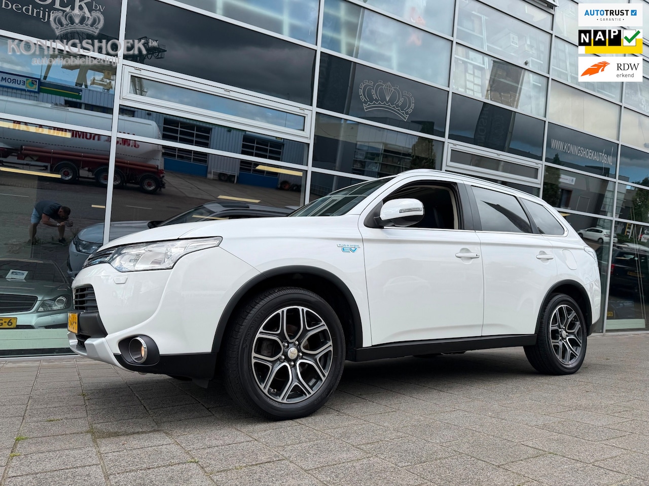 Mitsubishi Outlander - 2.0 PHEV Limited Edition X-Line 2.0 PHEV Limited Edition X-Line - AutoWereld.nl