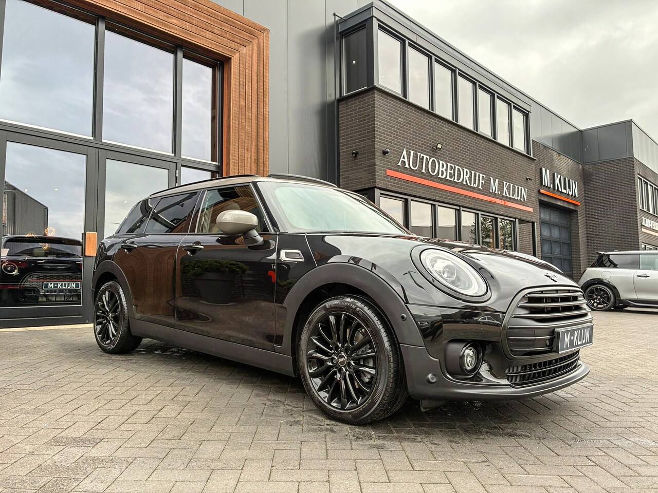 MINI Clubman - 1.5 Cooper Blackline aut 136pk/Pano/Led/Hk/Navi/NL auto - AutoWereld.nl