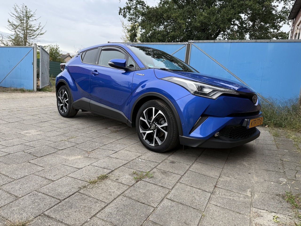 Toyota C-HR - 1.8 Hybrid Dynamic Keyless entry + starten, Navigatiesysteem - AutoWereld.nl