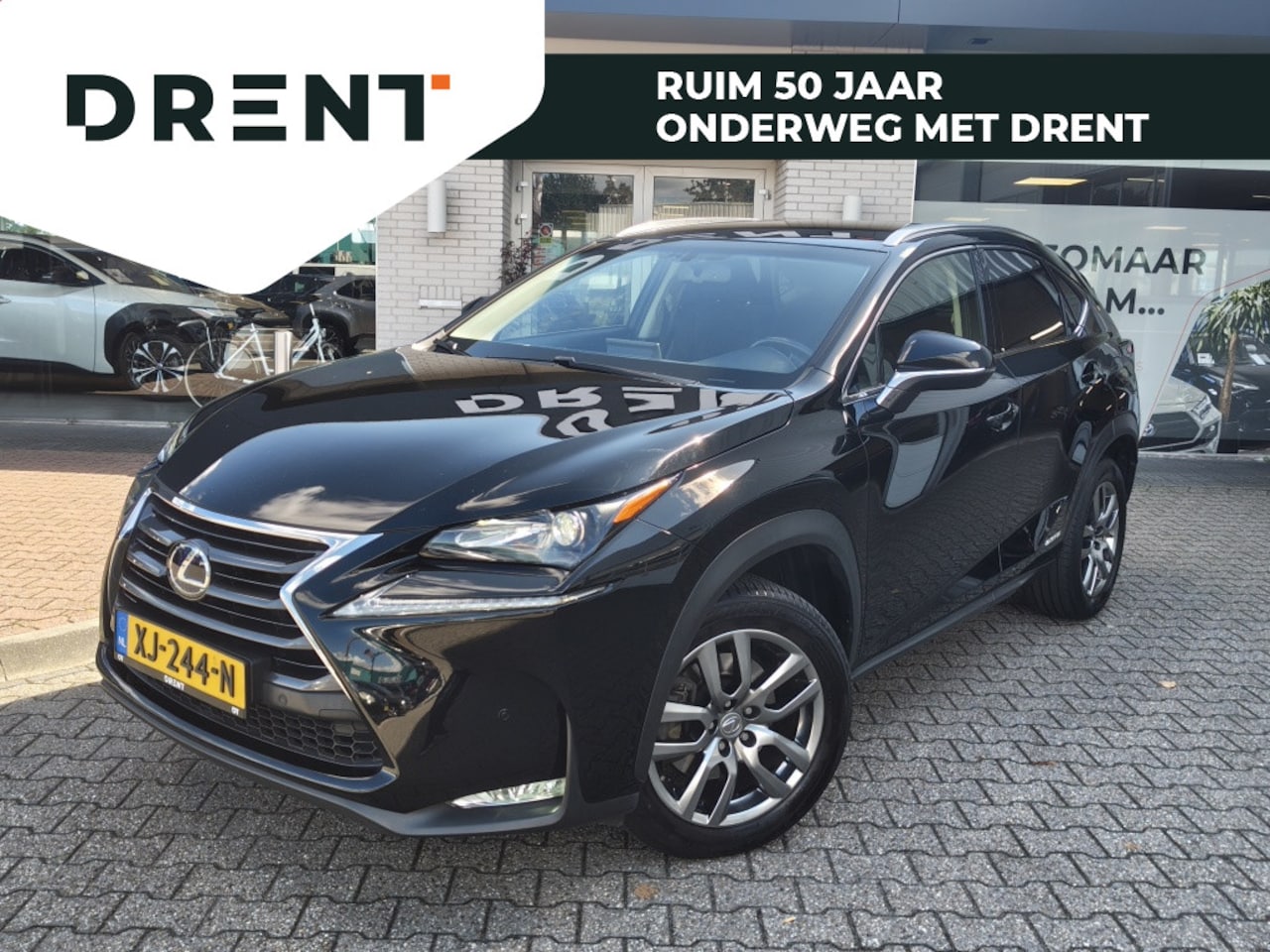 Lexus NX - 300h Luxury Line | Sensoren v/a | Navi | Half Leder | Achteruitrijcamera - AutoWereld.nl