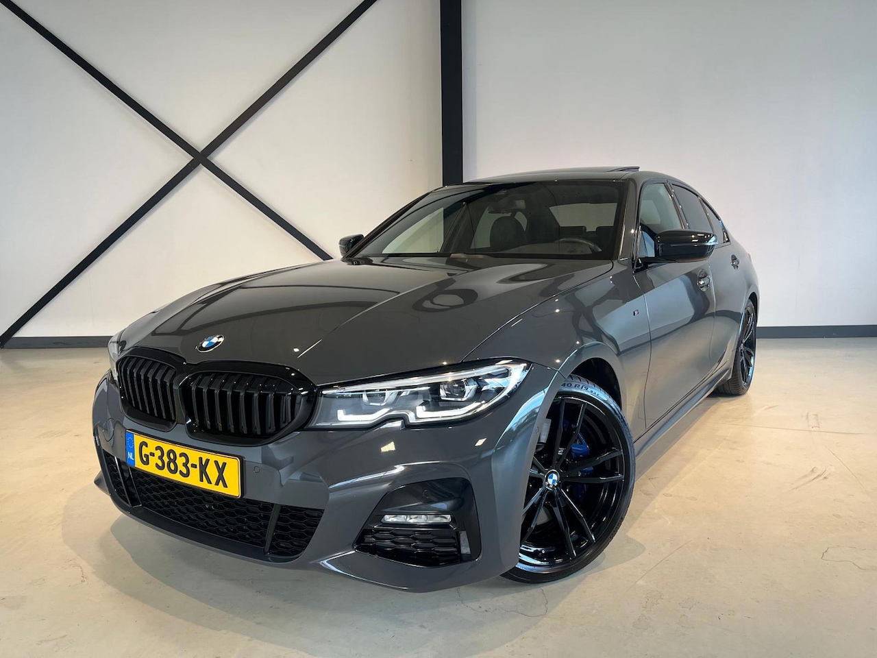 BMW 3-serie - 330i High Executive Edition|M-sport|Head-up|Stoelverwarming|Schuifdak|Dravit Grau|Memory - AutoWereld.nl